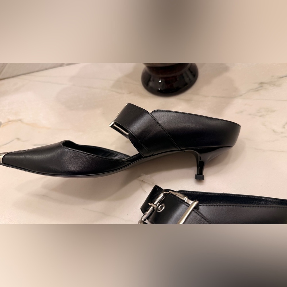 Alexander McQueen Black Kitten Heel Shoes - Picture 6 of 13